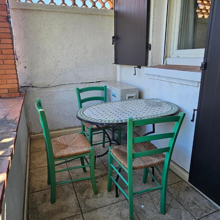 Les Lambrusques T2 avec jardin à 300 m de la plage - Apartamento de 1 dormitorio - 13