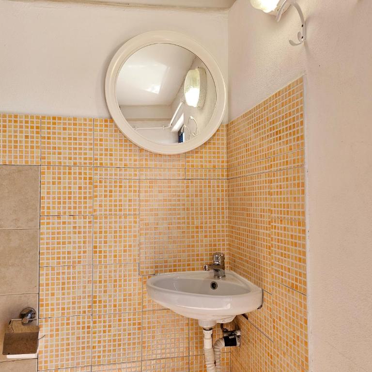 Costa Mediterranea Holiday Homes - Four-Bedroom Vacation Home - 33