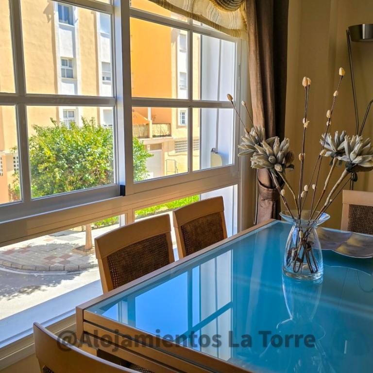 Chumi House Family - Alojamientos La Torre - Three-Bedroom Apartment - 9