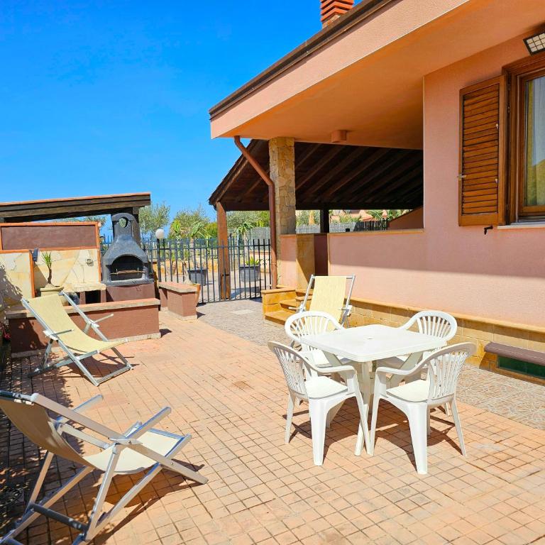 Costa Mediterranea Holiday Homes - Three-Bedroom Vacation Home - 17
