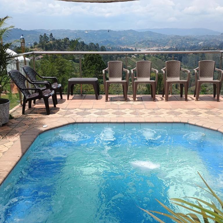 Finca con vista al embalse y jacuzzi - Casa de 3 dormitorios - 50