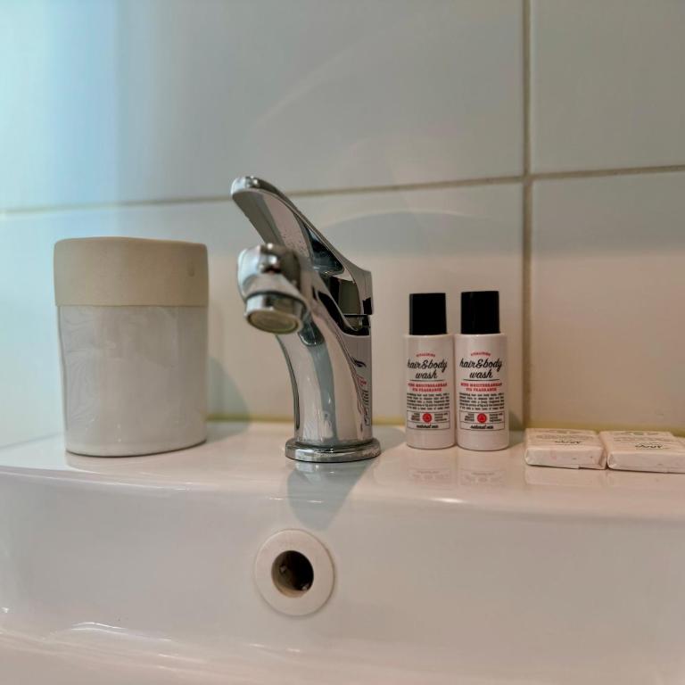 Suite Jota - Appartement 2 personnes - Check in h24 & Wifi - One-Bedroom Apartment - 15