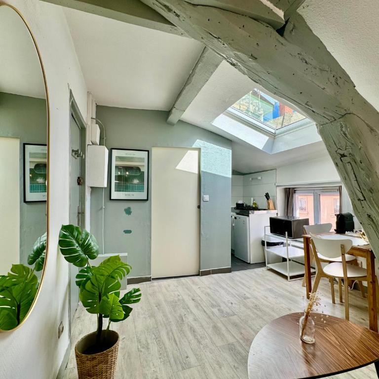 Suite Jota - Appartement 2 personnes - Check in h24 & Wifi - One-Bedroom Apartment - 3