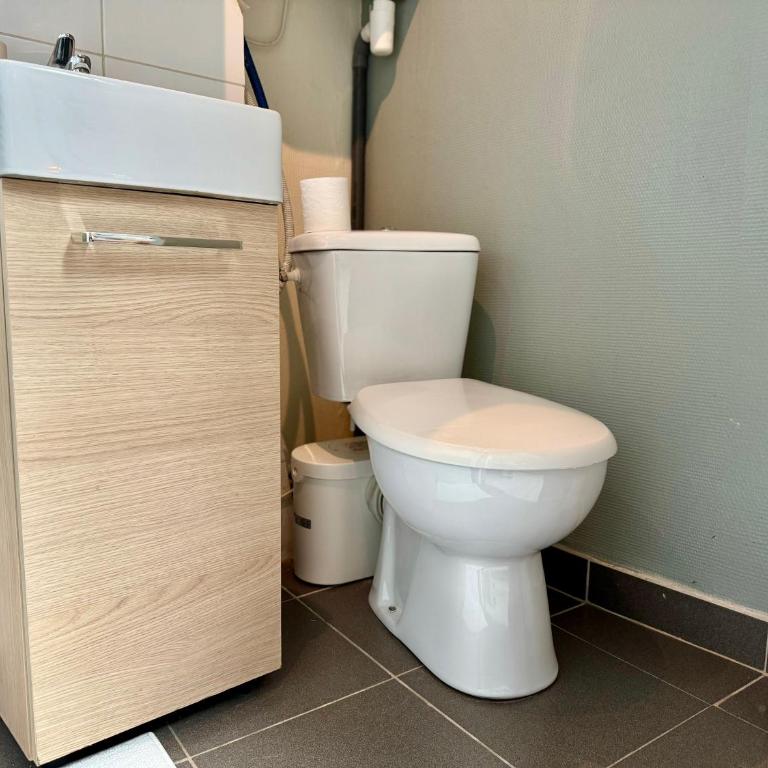 Suite Jota - Appartement 2 personnes - Check in h24 & Wifi - One-Bedroom Apartment - 16
