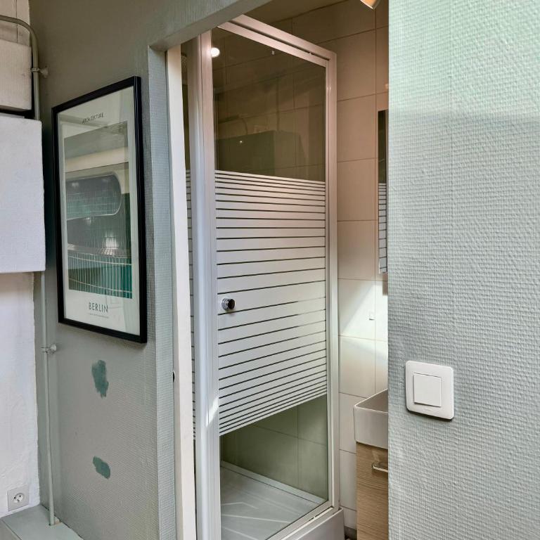 Suite Jota - Appartement 2 personnes - Check in h24 & Wifi - One-Bedroom Apartment - 14