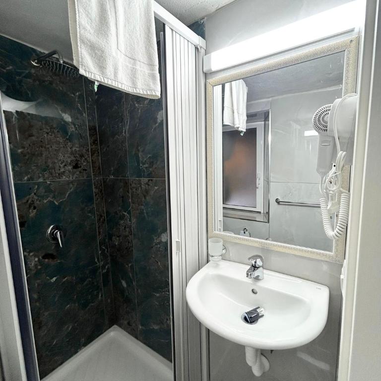 HV Chiara Naples historic center - Appartamento Deluxe - 17