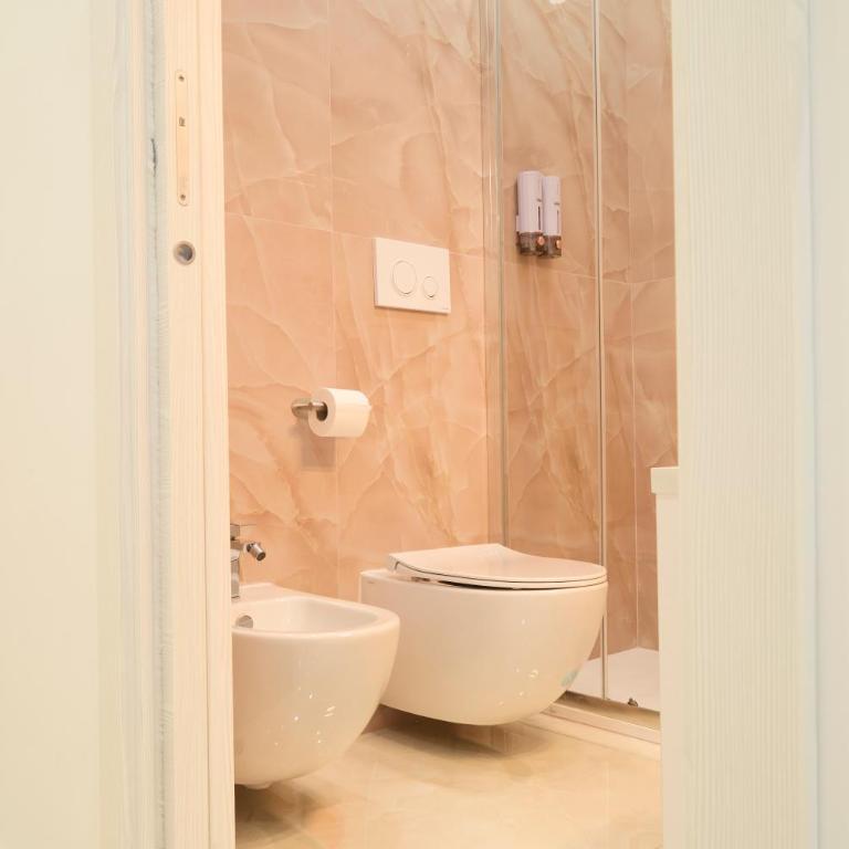 Napoli Central Lumina Suites - Camera Quadrupla Luxury - 14