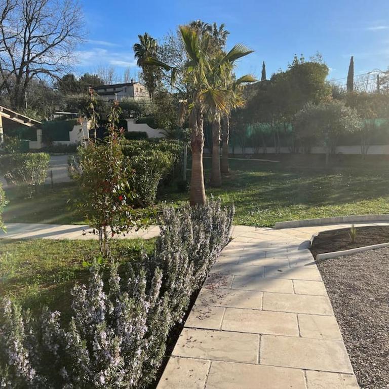 Exclusive Luxury Villa in Valbonne - Villa - 68