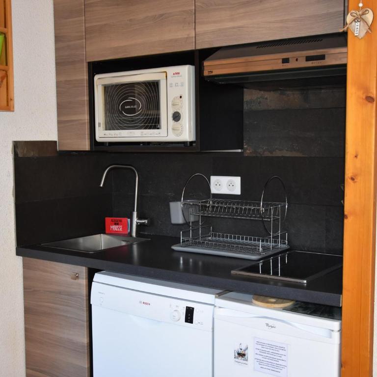 Appartement chaleureux avec grand balcon sud, 6 pers, au centre de Pralognan - FR-1-464-52 - Two-Bedroom Apartment - 11