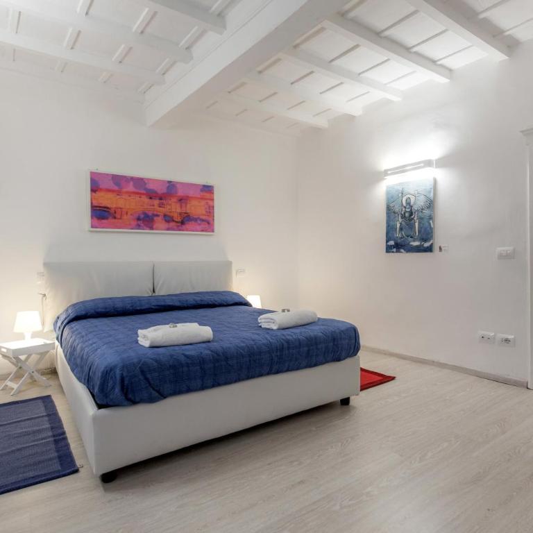 Friends Of Florence - Double Room with Private External Bathroom - 13