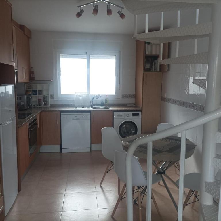 Apartamento con piscina y terraza con vista al mar - Apartamento - 2 niveles - 6