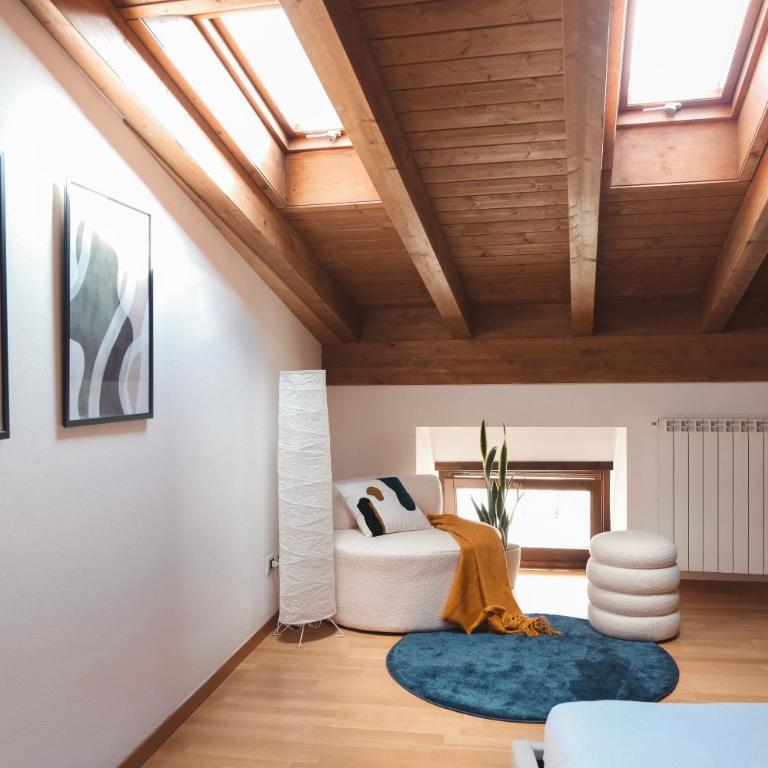 PENTHOUSE CON VISTA - 6 min walk to Bernina Express - Three-Bedroom Apartment - 16