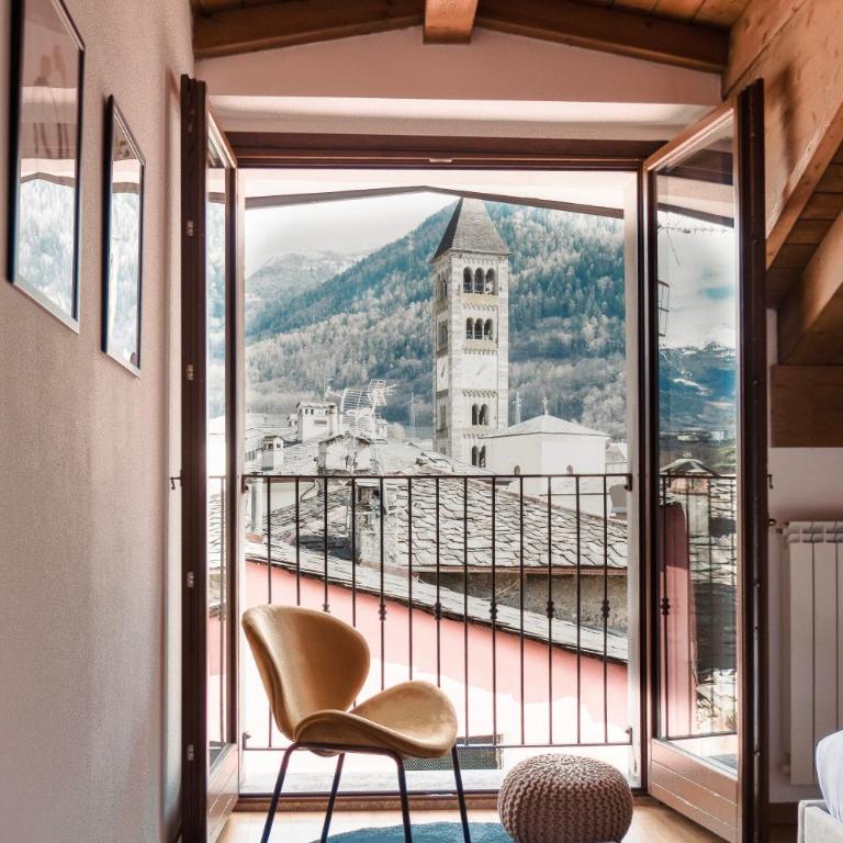 PENTHOUSE CON VISTA - 6 min walk to Bernina Express - Three-Bedroom Apartment - 1
