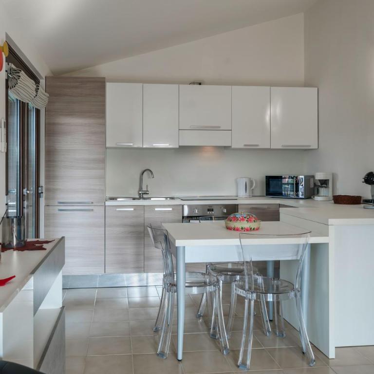Casa Lugana 15 - Monolocale con piscina fronte lago - Monolocale con Balcone - 10