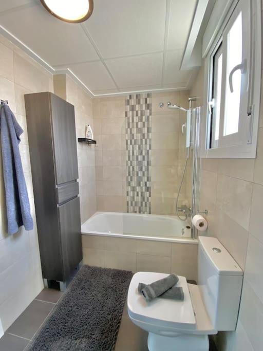 Casa Bella ~ Luxurious Villa in Alicante - Three-Bedroom Villa - 47