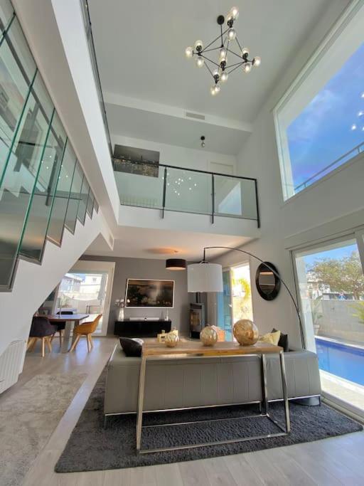 Casa Bella ~ Luxurious Villa in Alicante - Three-Bedroom Villa - 62