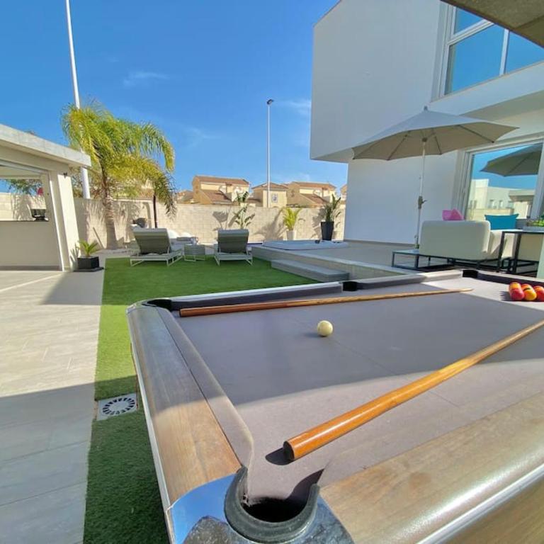 Casa Bella ~ Luxurious Villa in Alicante - Three-Bedroom Villa - 63