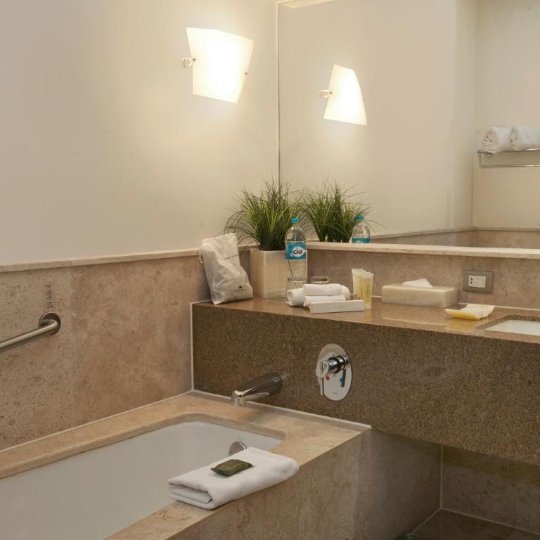 Grand Fiesta Americana Queretaro - Deluxe Double Room - 5