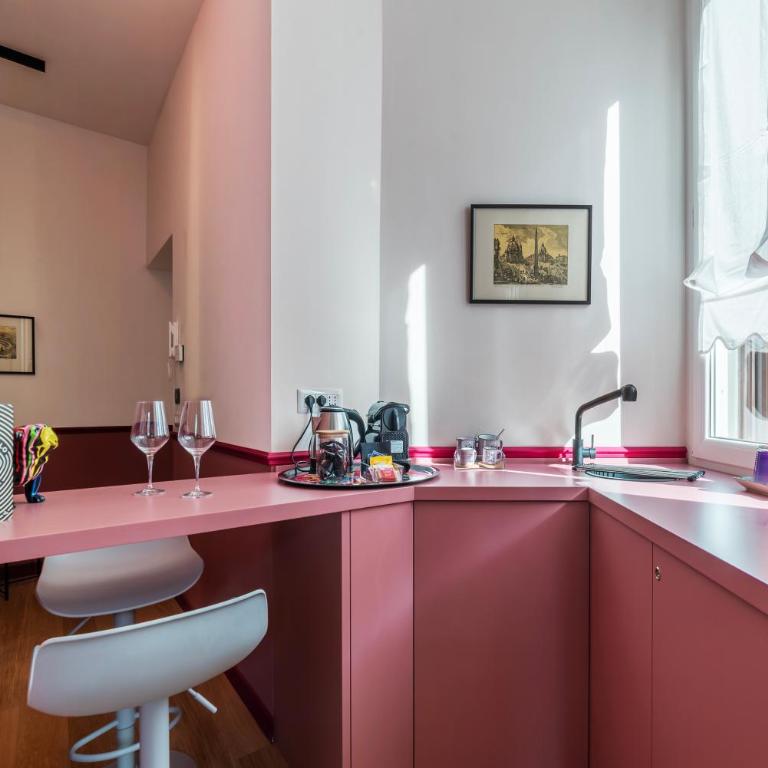 Vatican Night Suites - One-Bedroom Apartment - 2