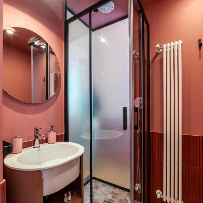 Vatican Night Suites - One-Bedroom Apartment - 11