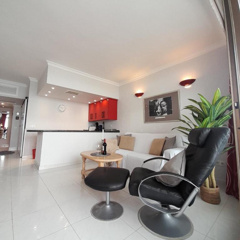 Apartment on the harbor, first line with beautiful sea view in 4 star hotel - Apartamento - 8