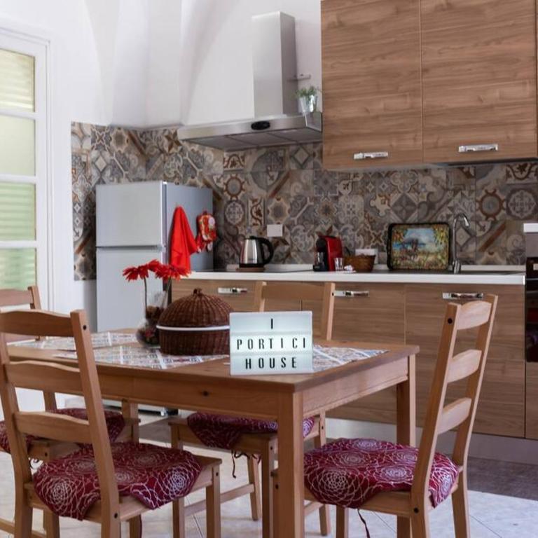 Casa Vacanze - I Portici House - One-Bedroom House - 8