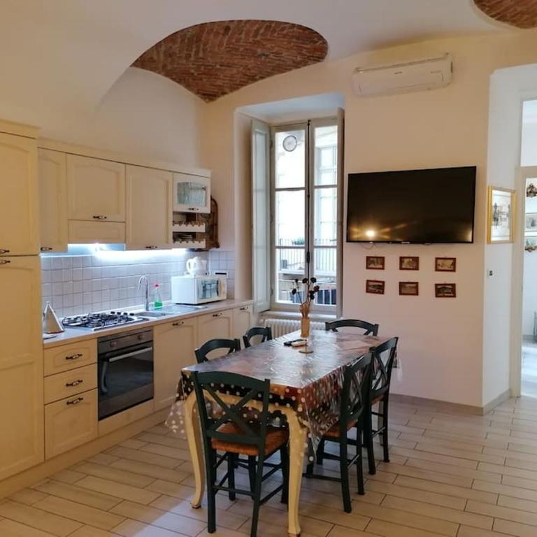 Via Po - Big appartment - Three-Bedroom Apartment - 32