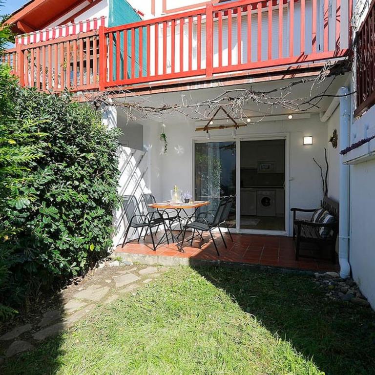 Hendaye Plage avec Jardin, Piscine, Parking, Wifi, proche Plage-Beach-Playa - Appartement - Vue sur Jardin - 1