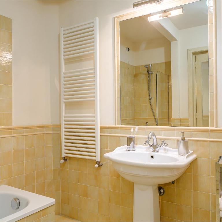 Firenze Suite - Deluxe Double Room - 7
