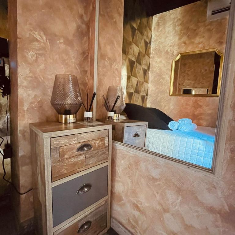 Utopía Alicante - Hotel Boutique para adultos - Double Room with Balcony - 11