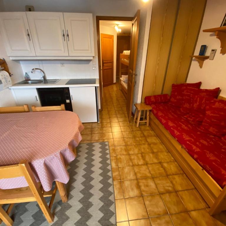 Charmant appartement à Petit-Châtel avec animaux admis - FR-1-693-15 - Apartment - 9