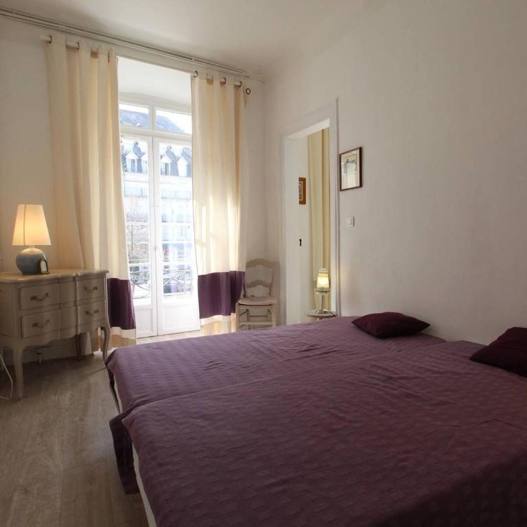 T2 Lumineux Centre Luchon, 4 Pers, Parking, Proche Thermes & Télécabine - FR-1-313-230 - Apartment - 3