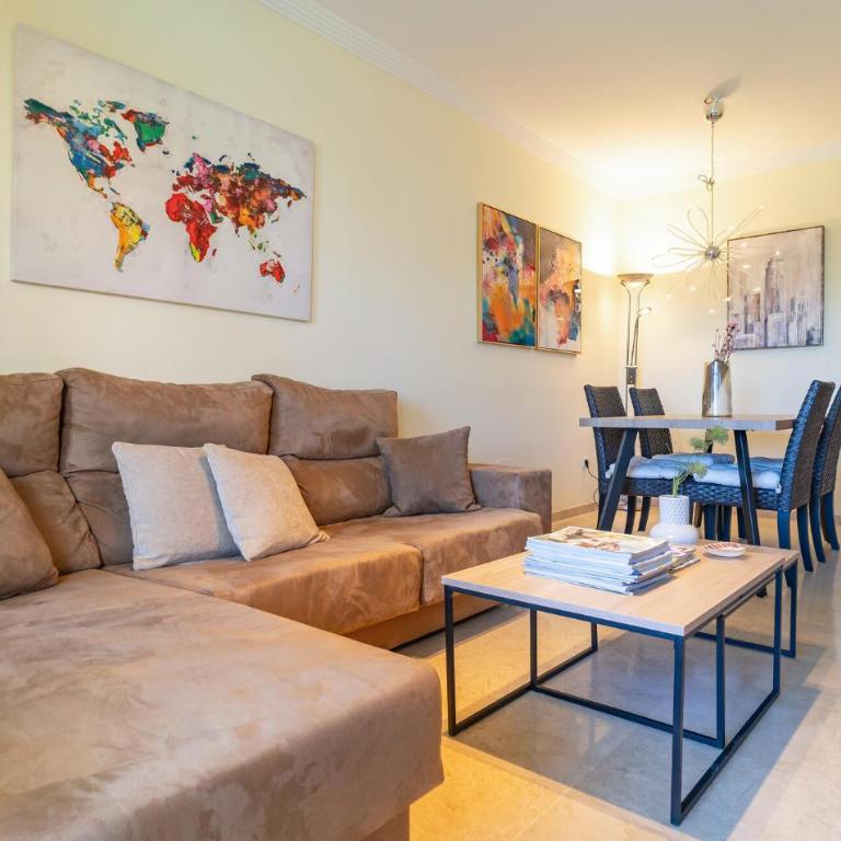 Lovely Apartment In Benalmádena - Apartamento de 2 dormitorios - 5