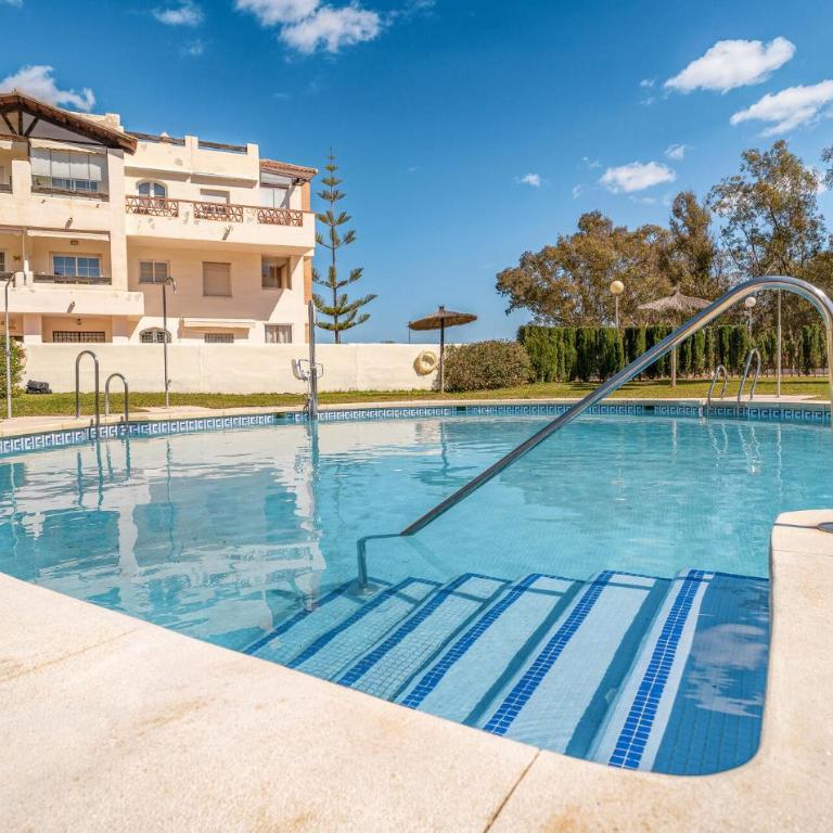 Lovely Apartment In Benalmádena - Apartamento de 2 dormitorios - 9