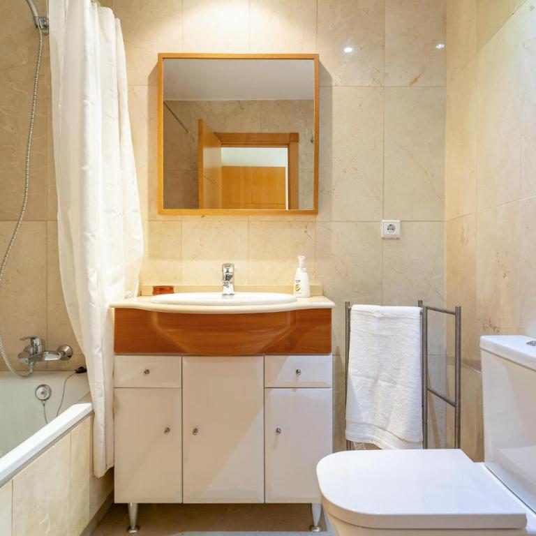 Lovely Apartment In Benalmádena - Apartamento de 2 dormitorios - 16