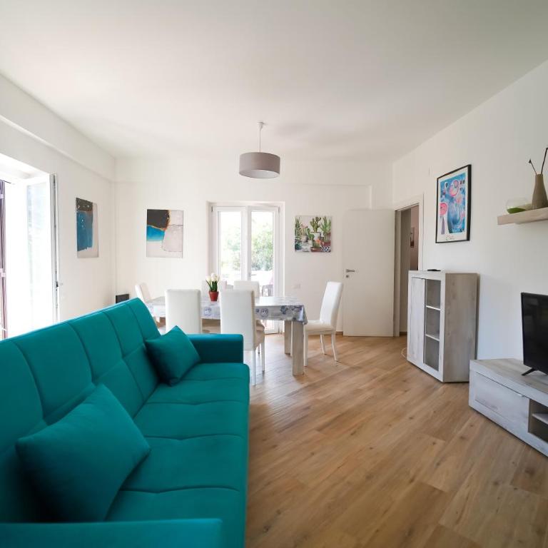 Lovely Villa, close to the beach - Three-Bedroom House - 12