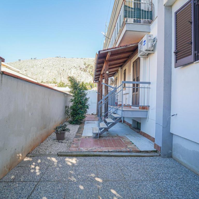 Lovely Villa, close to the beach - Three-Bedroom House - 28