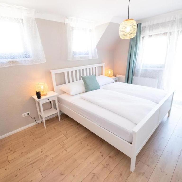 Landhaus Appartements Gretl - Room 305 with communal kitchen/balcony - 1