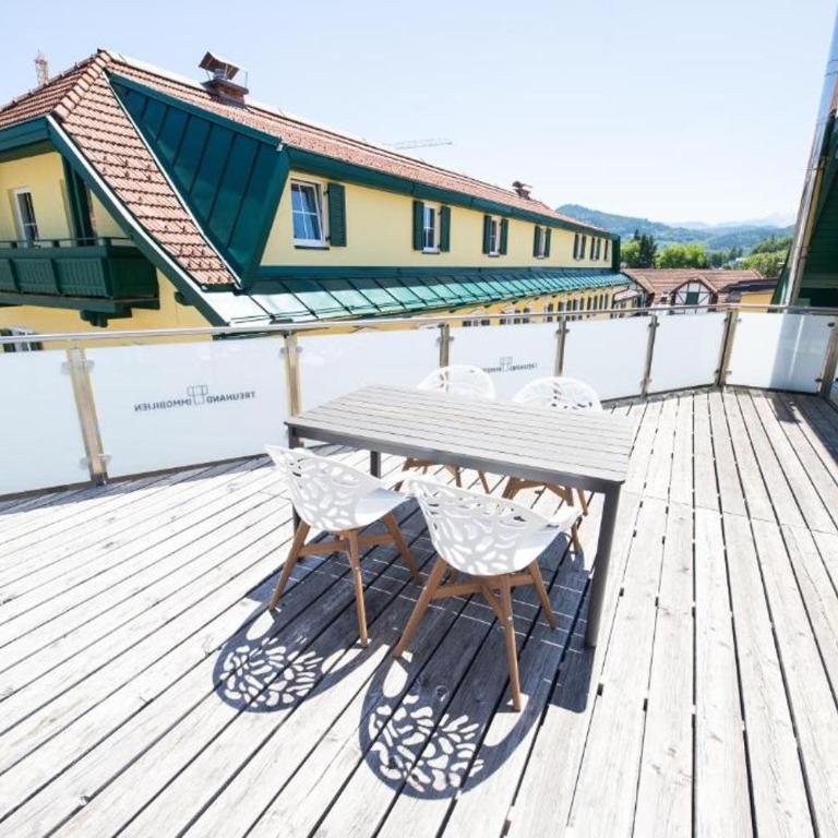 Landhaus Appartements Gretl - Room 305 with communal kitchen/balcony - 2