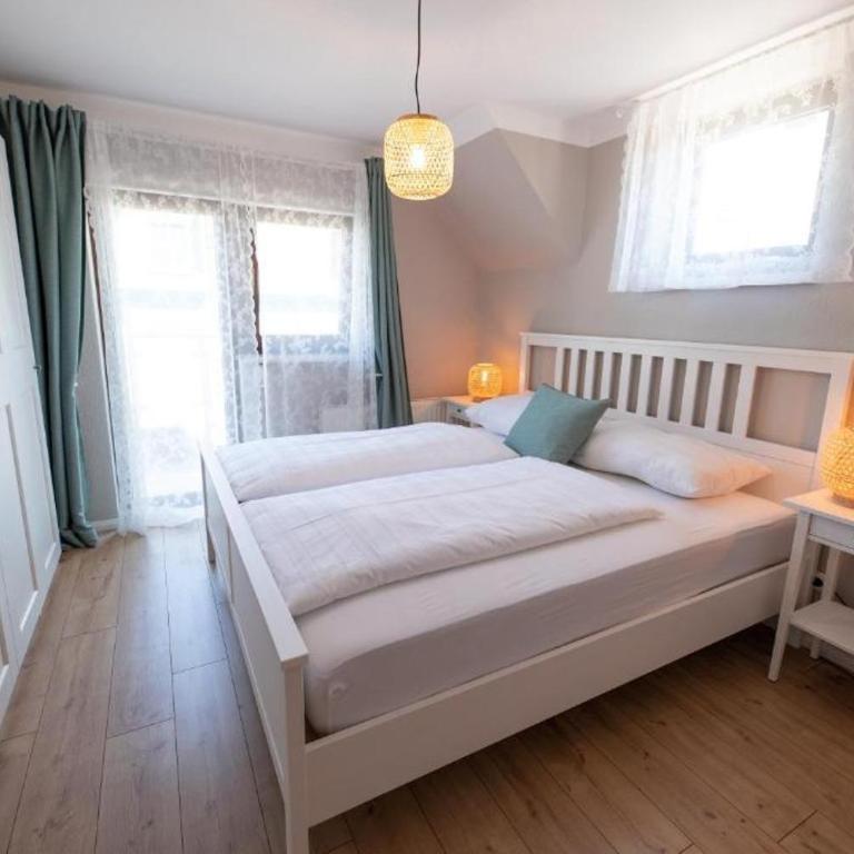 Landhaus Appartements Gretl - Room 306 with communal kitchen/balcony - 3