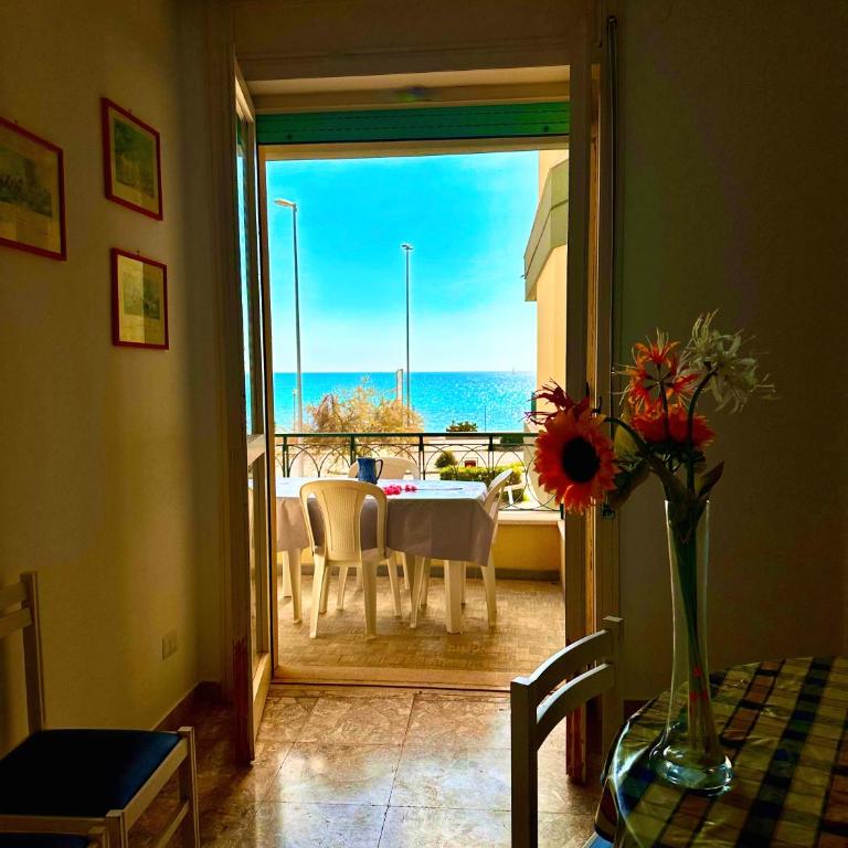 Exclusive Sea View - Appartamento con 4 Camere da Letto e Balcone - 1
