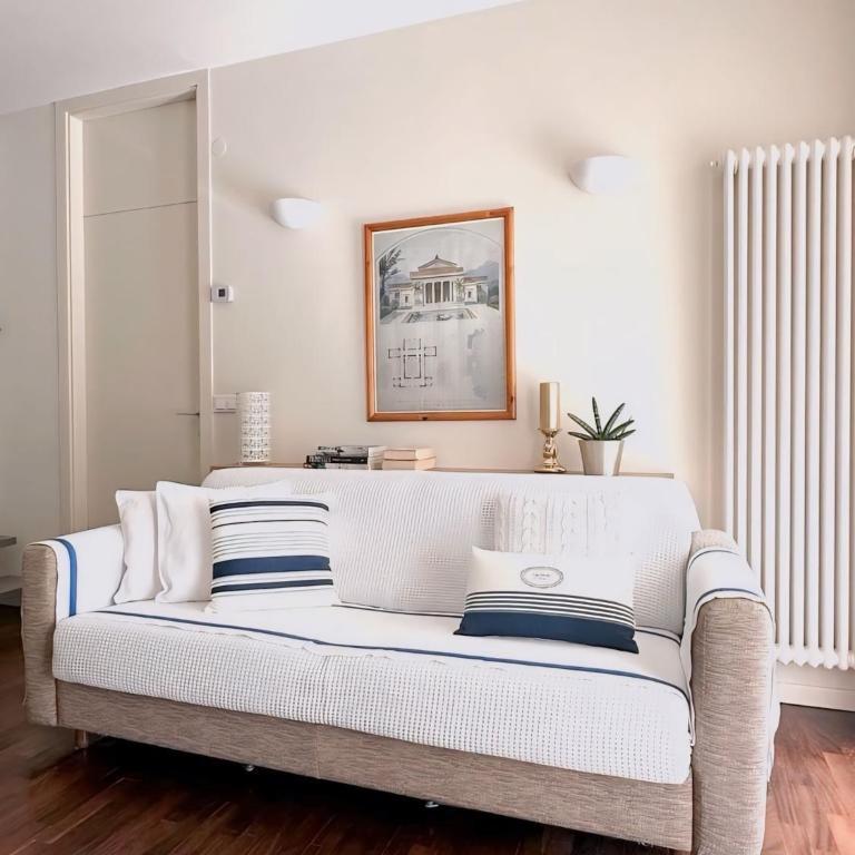 Luxury Suites Collection - Ponchielli 19 - Two-Bedroom Apartment - 4
