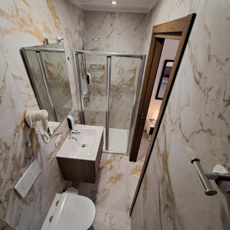 Le Terrazze - Camera Matrimoniale con Bagno Privato - 4