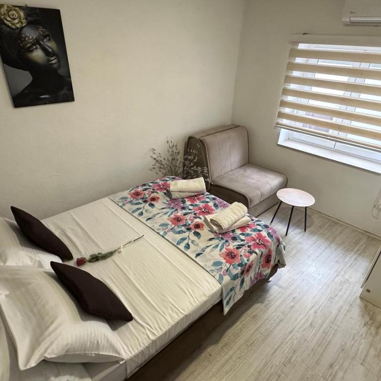 Galaxy Apartment near Old Brige - Two-Bedroom Apartment - 45