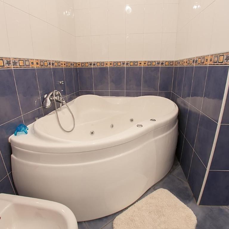 Guesthouse Hortenzija - Suite with Balcony - 16