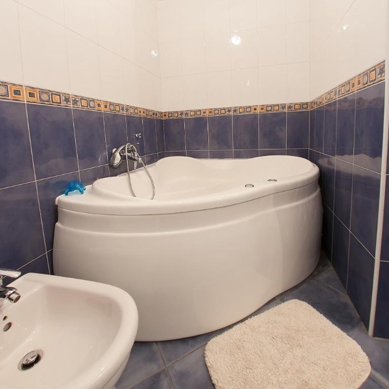 Guesthouse Hortenzija - Suite with Balcony - 17