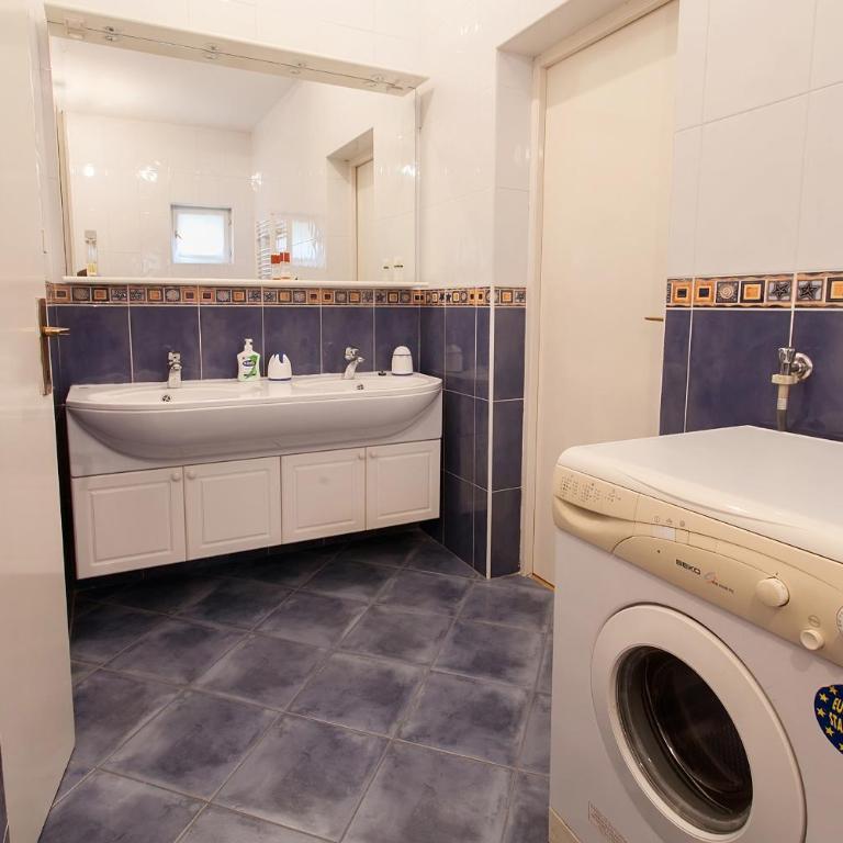 Guesthouse Hortenzija - Suite with Balcony - 13