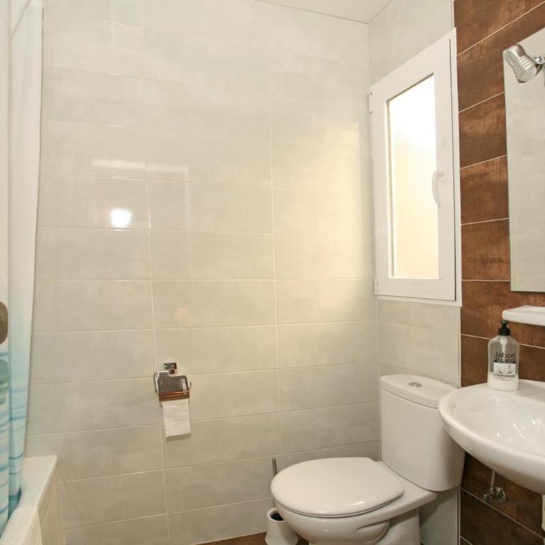 Pension Zurita - Double or Twin Room with Private Bathroom - 5
