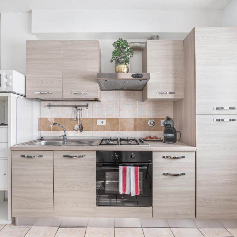 GuestHost - La Nicchia dei Papi - Visarno Arena Lovely Apt - One-Bedroom Apartment - 4