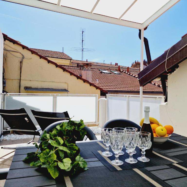 HomeHolidaySanremo - Luxe & Glamour - Appartamento con 2 Camere da Letto e Terrazza - 23